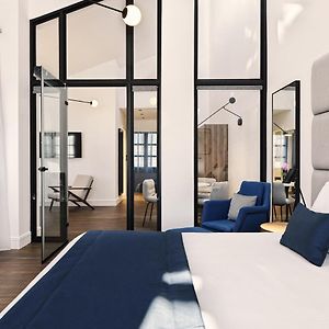 Atrium Suite